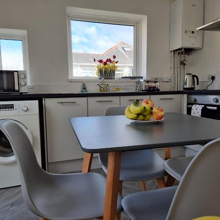 Radiant Accommodation Manor Lane Plymouth Bagian luar foto