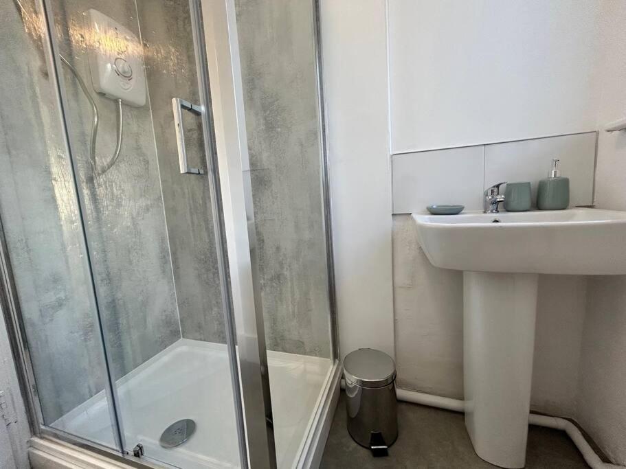 Radiant Accommodation Manor Lane Plymouth Bagian luar foto